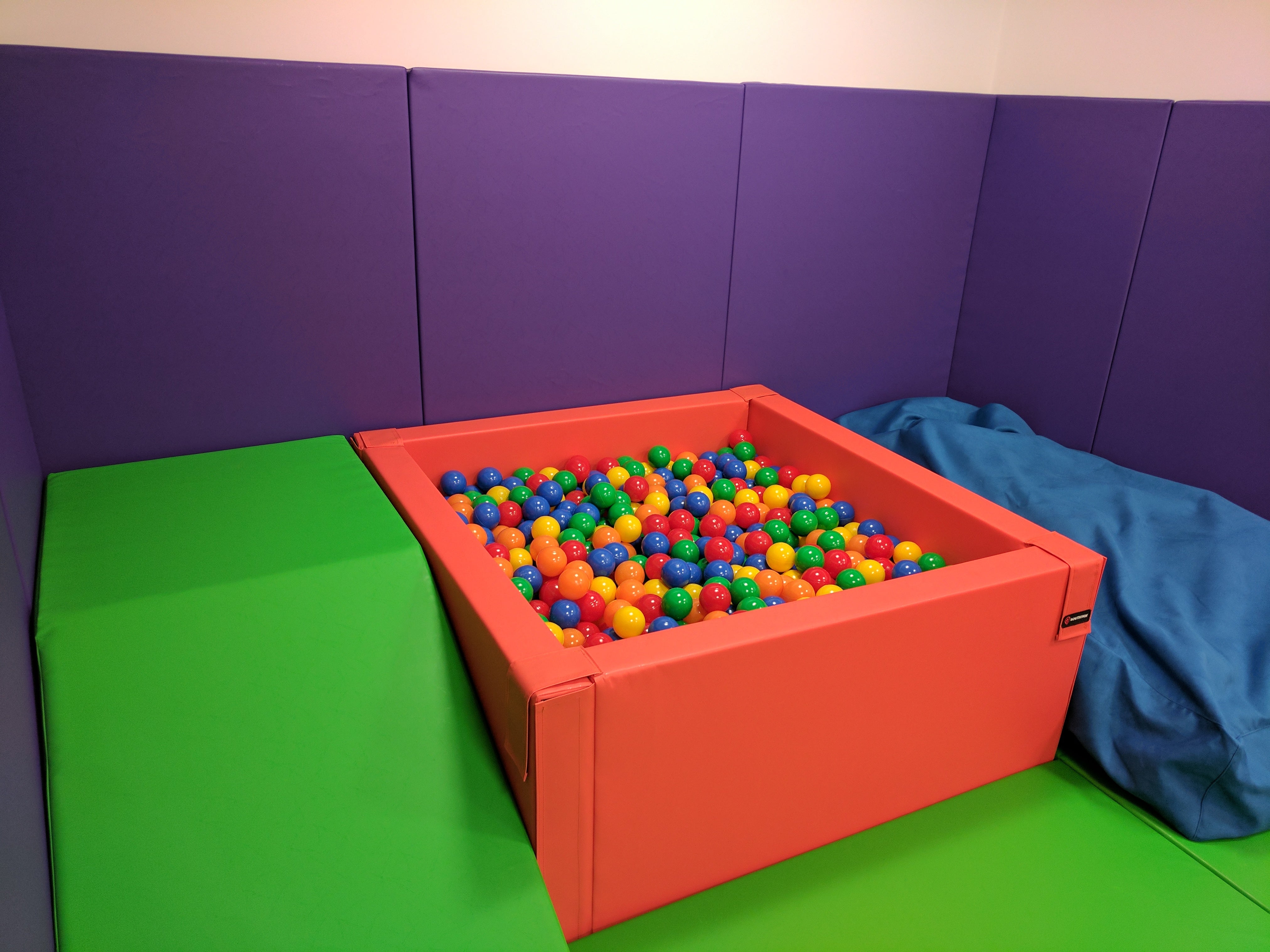 Ball Pools Rompa Ball Pools | Crash Pits – Mike Ayres Design
